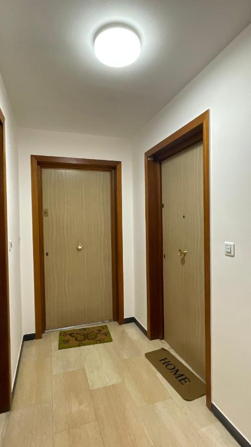 דירות Cozy Lemon מנטון מראה חיצוני תמונה